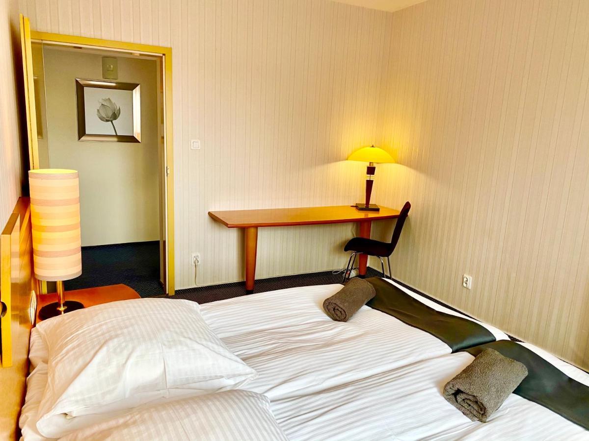 Las Slupski Premium Business Apartament Nr 7 Wifi Netflix Smart Tv50 Two Bedrooms Two Extra Large Double Beds Up To 6 People Full Pleasure Quality Stay (Adults Only) Extérieur photo